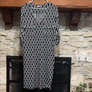 Roz & Ali Geometric Black and White Long Sleeve Dress
